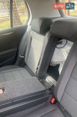 Хэтчбек Volkswagen Golf 2009 в 