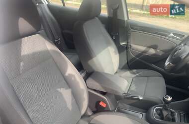 Хэтчбек Volkswagen Golf 2009 в 