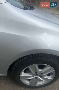 Хэтчбек Volkswagen Golf 2009 в 