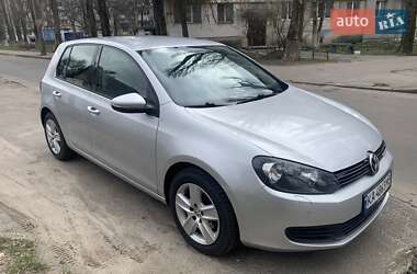 Хэтчбек Volkswagen Golf 2009 в 