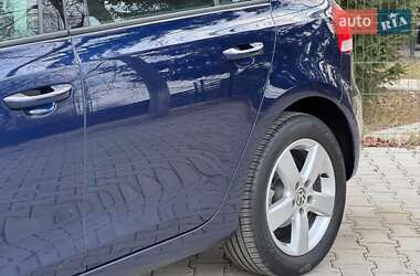 Хэтчбек Volkswagen Golf 2010 в 