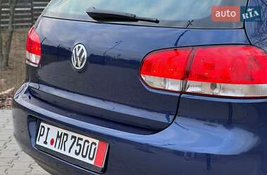 Хэтчбек Volkswagen Golf 2010 в 