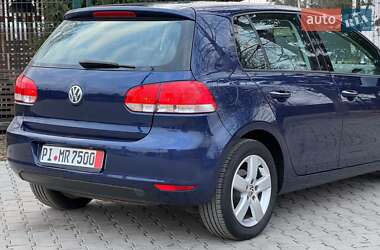Хэтчбек Volkswagen Golf 2010 в 