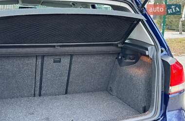 Хэтчбек Volkswagen Golf 2010 в 