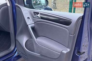 Хэтчбек Volkswagen Golf 2010 в 