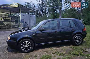 Хетчбек Volkswagen Golf 2000 в Рудки