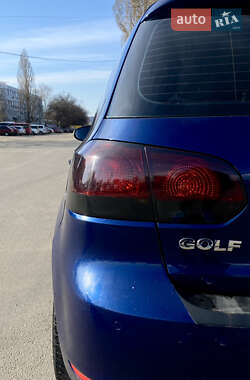 Хэтчбек Volkswagen Golf 2009 в 