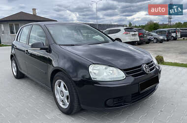 Хетчбек Volkswagen Golf 2006 в Рокитному