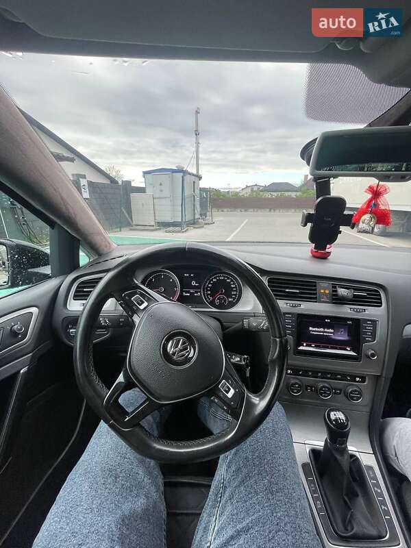 Универсал Volkswagen Golf 2013 в Сарнах