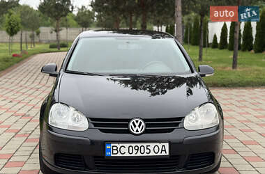 Хетчбек Volkswagen Golf 2004 в 