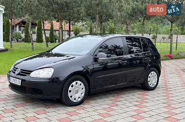 Хетчбек Volkswagen Golf 2004 в 