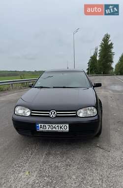 Хетчбек Volkswagen Golf 2003 в Вінниці