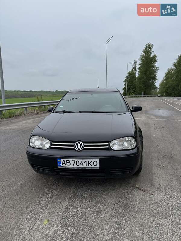 Volkswagen Golf 2003