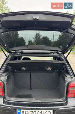 Хэтчбек Volkswagen Golf 2003 в 