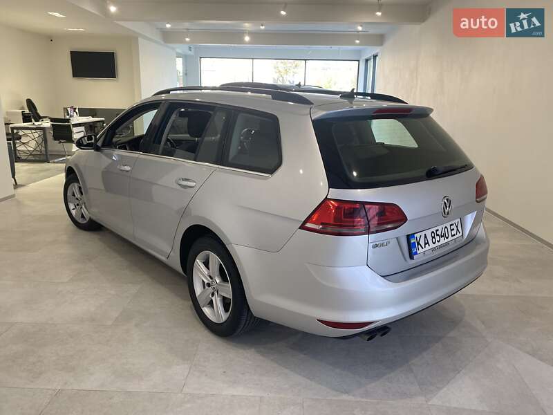 Універсал Volkswagen Golf 2015 в Ірпені