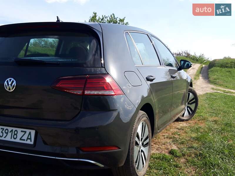 Хэтчбек Volkswagen Golf 2020 в Днепре