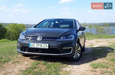 Хетчбек Volkswagen Golf 2020 в Дніпрі
