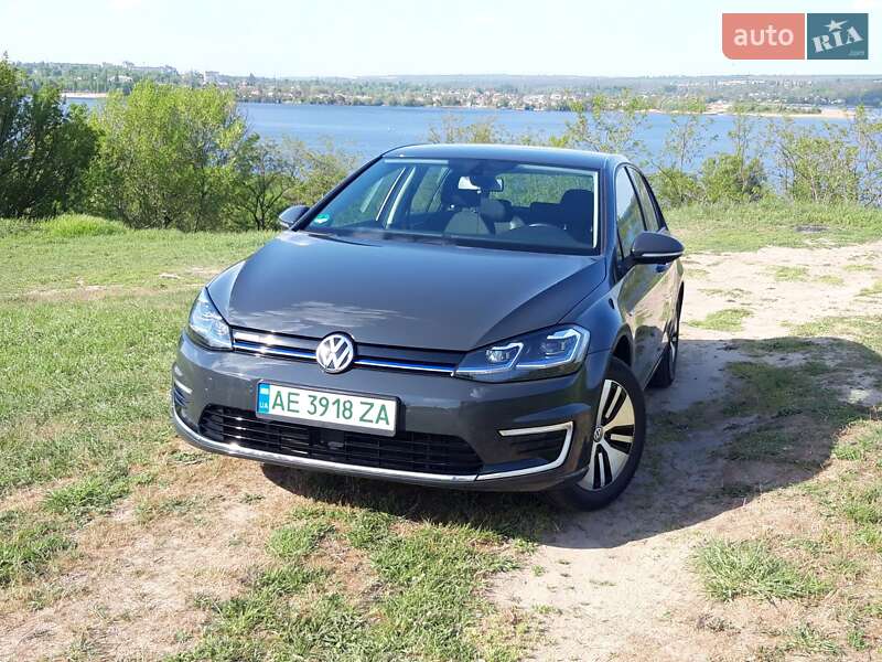 Хэтчбек Volkswagen Golf 2020 в Днепре