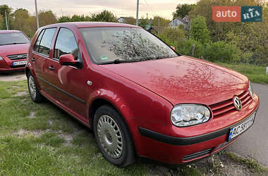 Хэтчбек Volkswagen Golf 2002 в 