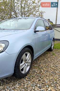 Універсал Volkswagen Golf 2010 в 