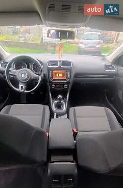 Універсал Volkswagen Golf 2010 в 