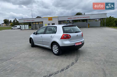 Хетчбек Volkswagen Golf 2005 в 