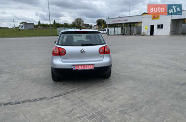 Хетчбек Volkswagen Golf 2005 в 