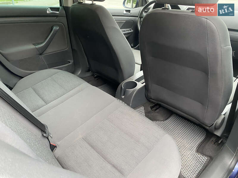 Хетчбек Volkswagen Golf 2006 в Славуті