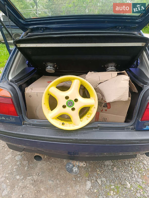 Хетчбек Volkswagen Golf 1994 в Хмельницькому