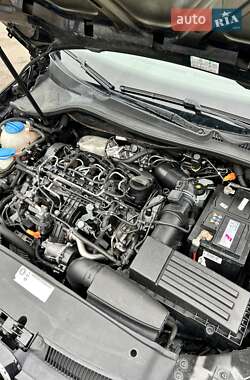 Універсал Volkswagen Golf 2012 в 