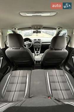 Універсал Volkswagen Golf 2012 в 