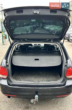 Універсал Volkswagen Golf 2012 в 