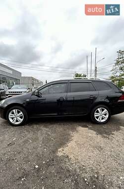Універсал Volkswagen Golf 2012 в 