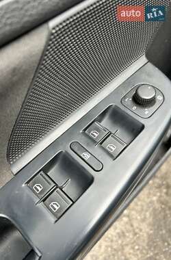 Універсал Volkswagen Golf 2012 в 