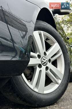 Універсал Volkswagen Golf 2012 в 