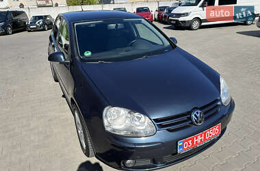 Хетчбек Volkswagen Golf 2006 в 