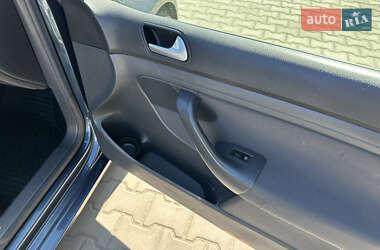 Хетчбек Volkswagen Golf 2006 в 