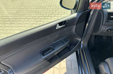 Хетчбек Volkswagen Golf 2006 в 