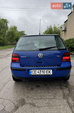 Хэтчбек Volkswagen Golf 2000 в 