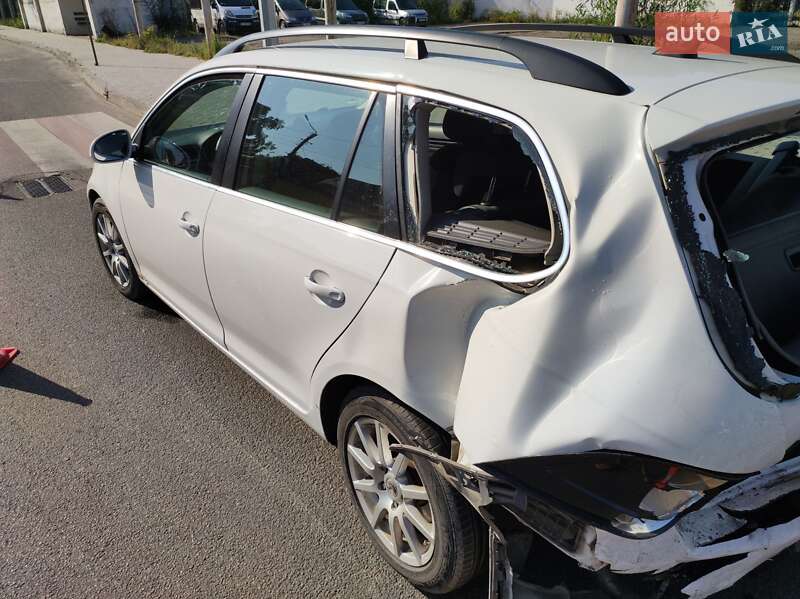 Универсал Volkswagen Golf 2011 в 