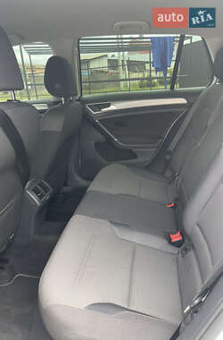 Хетчбек Volkswagen Golf 2017 в 