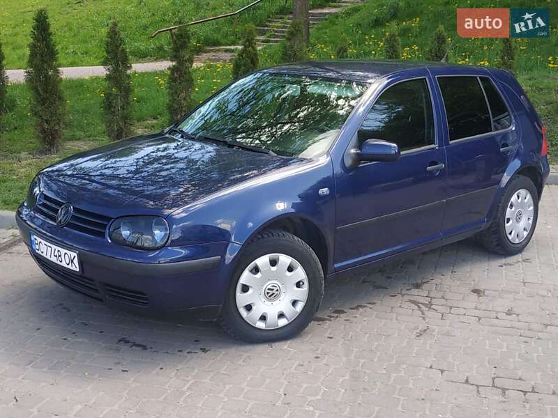 Хэтчбек Volkswagen Golf 2003 в 