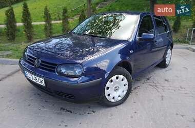 Хэтчбек Volkswagen Golf 2003 в 