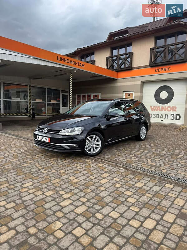 Універсал Volkswagen Golf 2020 в 