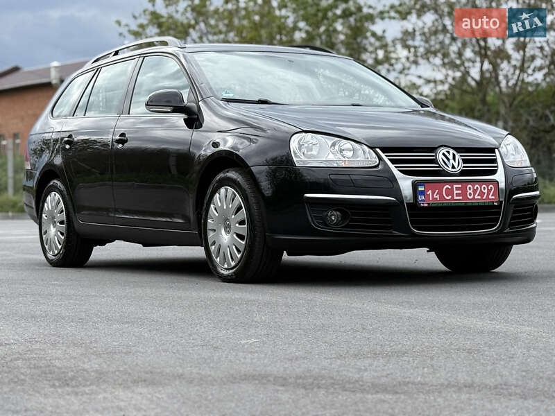 Універсал Volkswagen Golf 2009 в Вінниці