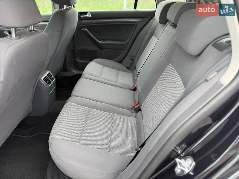 Універсал Volkswagen Golf 2009 в Вінниці