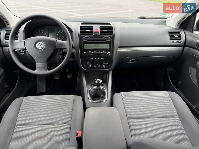 Універсал Volkswagen Golf 2009 в Вінниці
