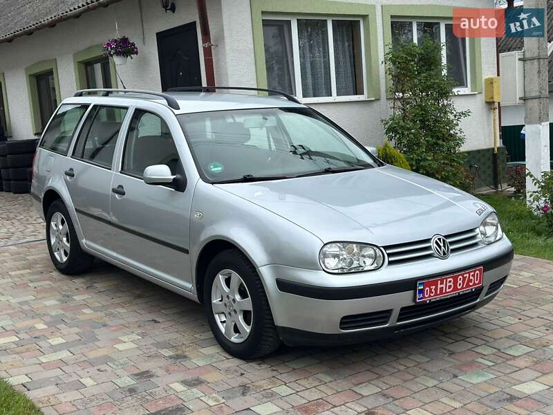 Универсал Volkswagen Golf 2003 в Бучаче