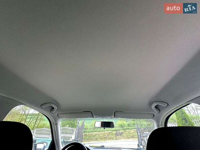 Универсал Volkswagen Golf 2003 в Бучаче