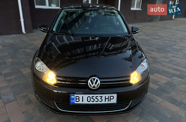 Хэтчбек Volkswagen Golf 2011 в 